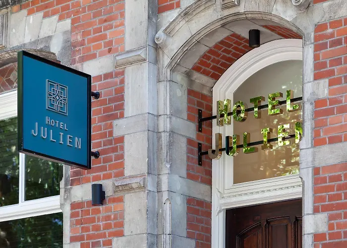 Julien 4*